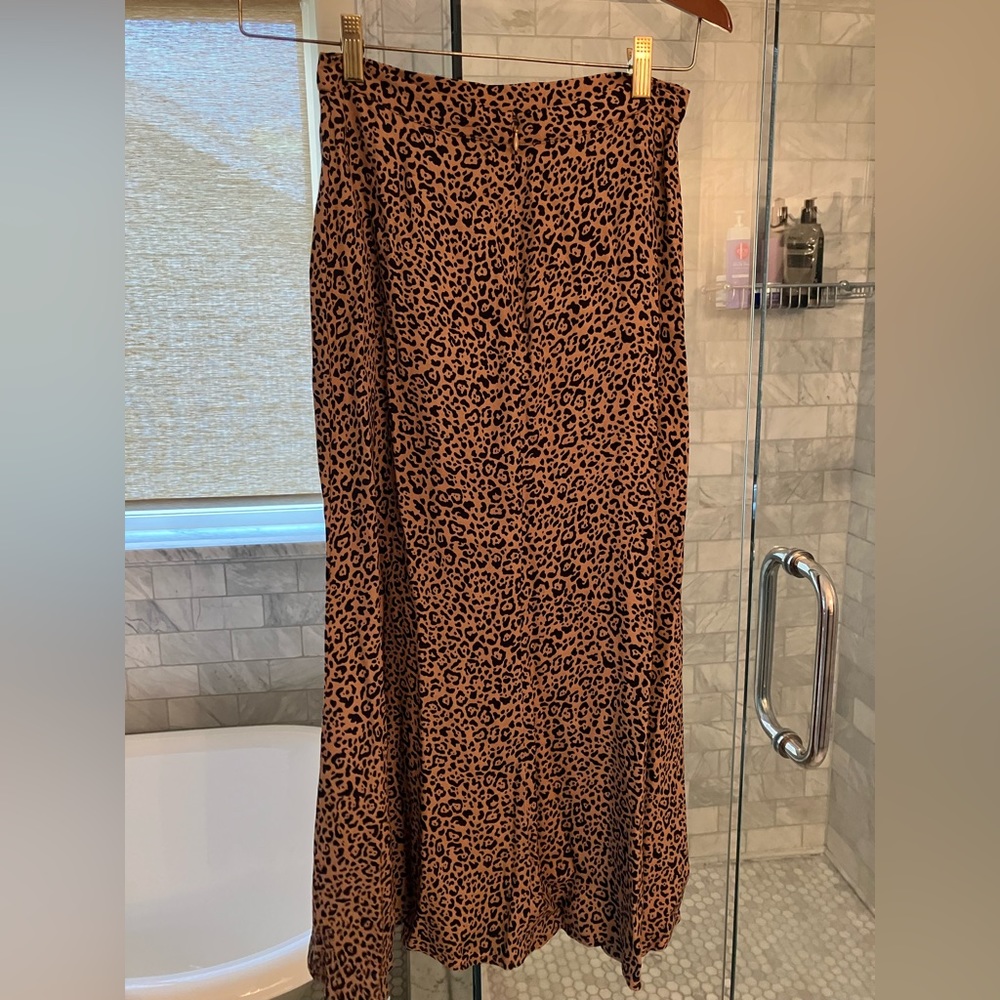 Reformation Bea Skirt in size 2. Never worn. - Picture 2 of 6